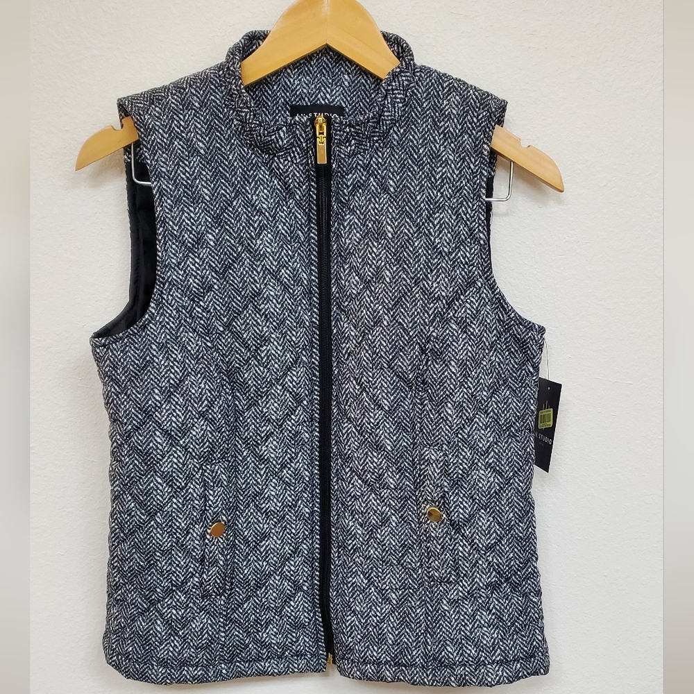 NWT I.N studio quilted zip vest
